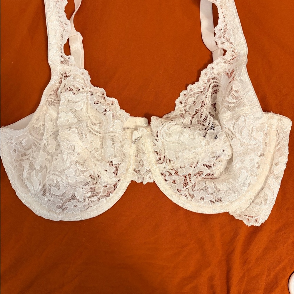 smart & sexy White and Black Lace Underwire Bras - Dual Pack - Picture 2 of 9